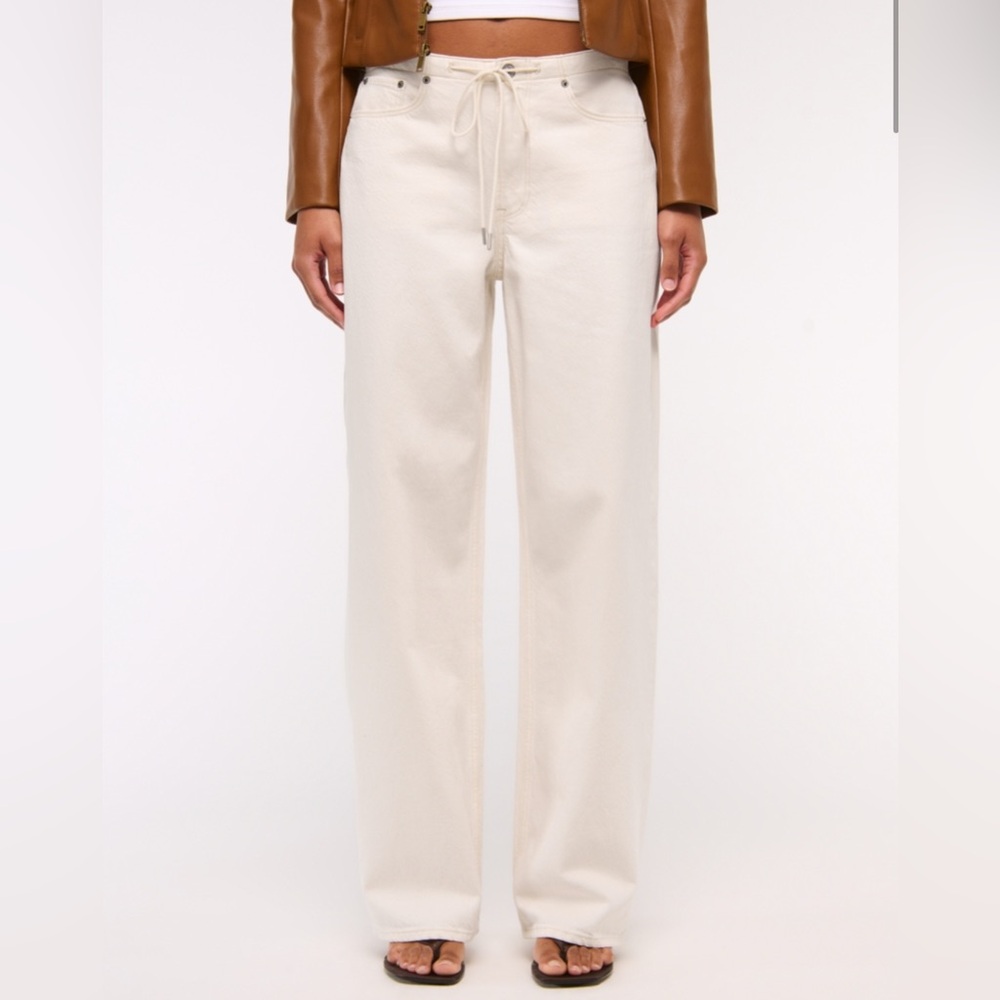 Abercrombie Adjustable Drawstring Loose Jeans in “Cream”